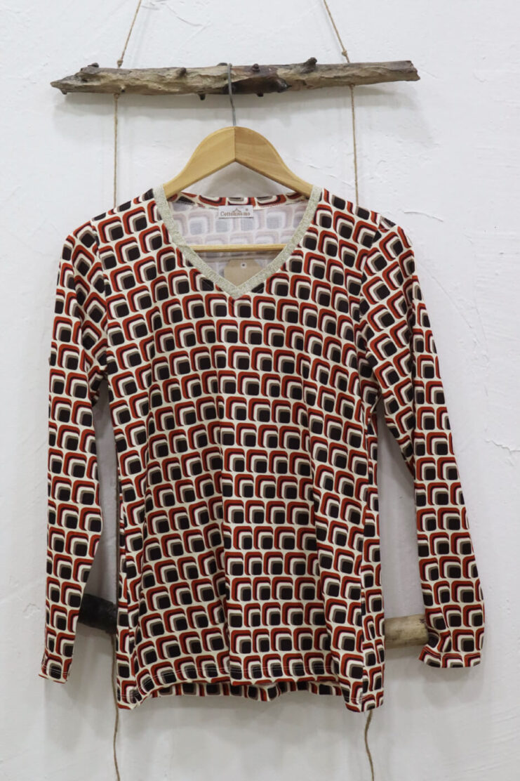 Camiseta Dorada Geometrica