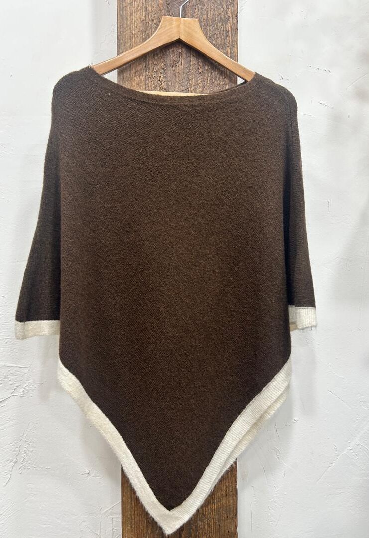 Poncho Tejido Con Punto