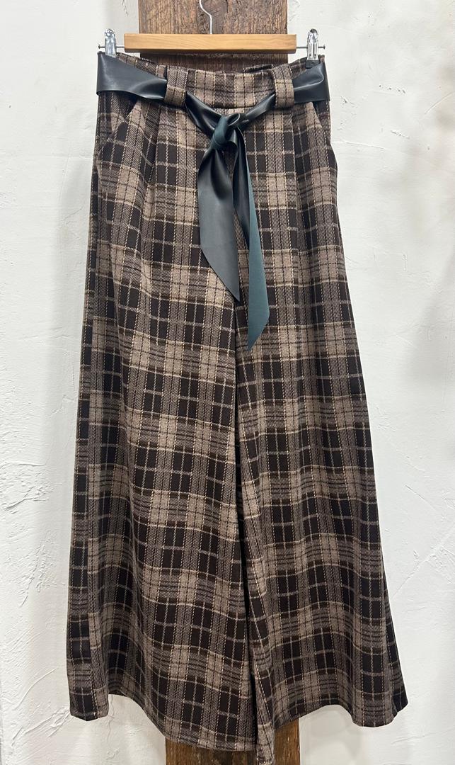 Pantalon Cuadro Con Cinturón