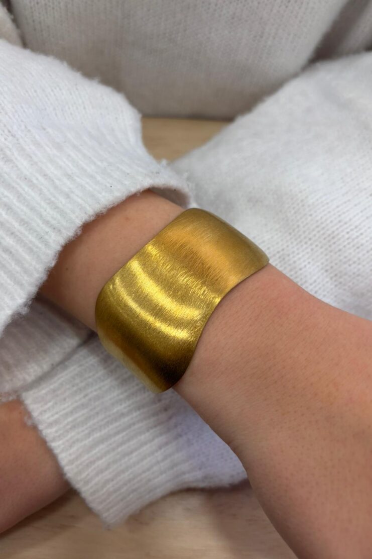 Pulsera Rígida Acabado Dorado Mate