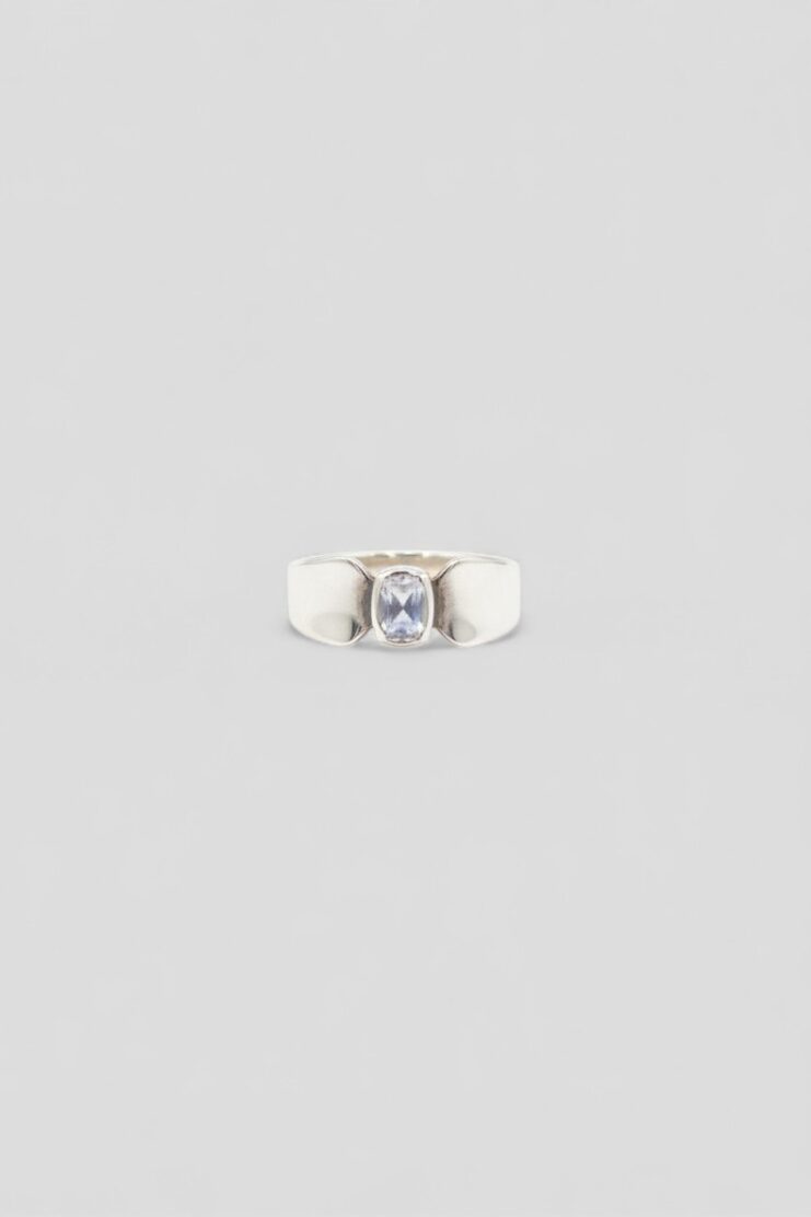 Anillo De Plata con Piedra De Luna