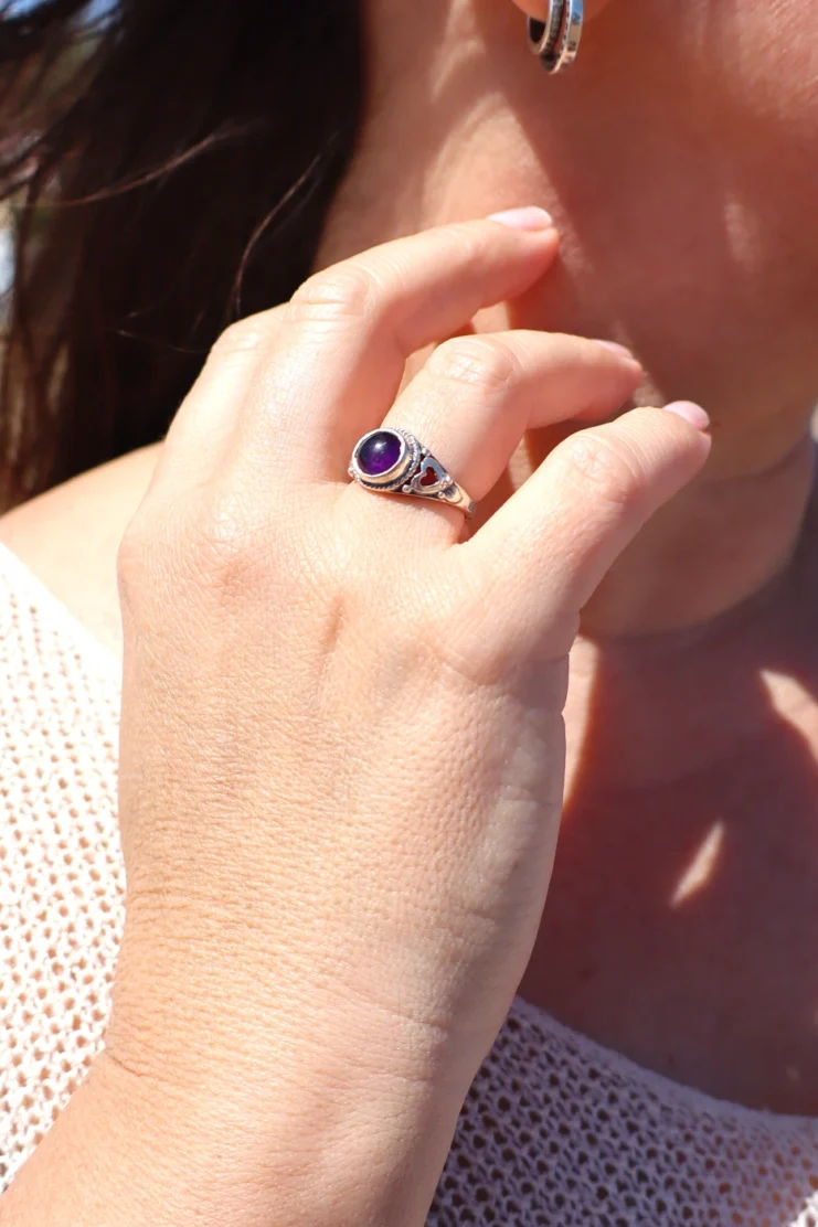 Anillo de Amatista Círculo Pequeño en Plata de Ley 925