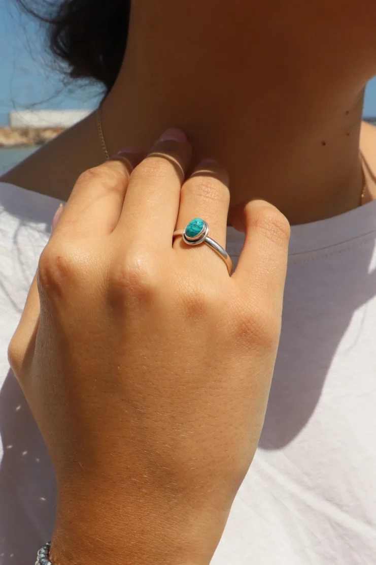 Anillo Turquesa Óvalo Pequeño en Plata de Ley 925