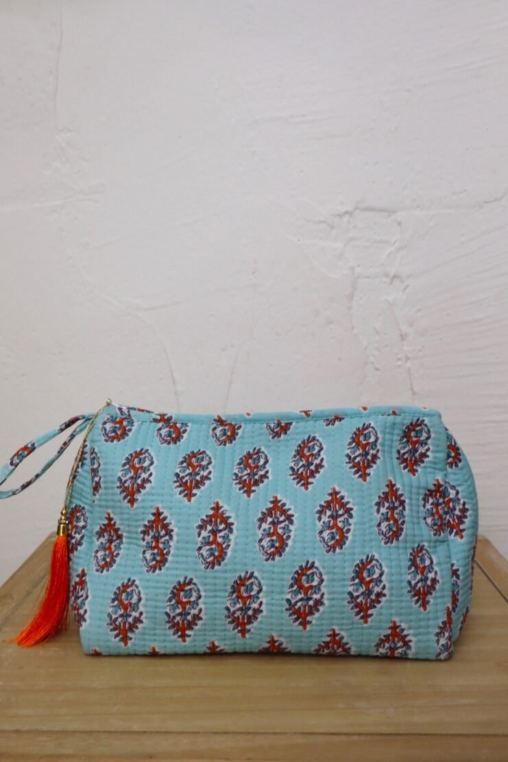 Neceser Estampado Triangular Azul Celeste